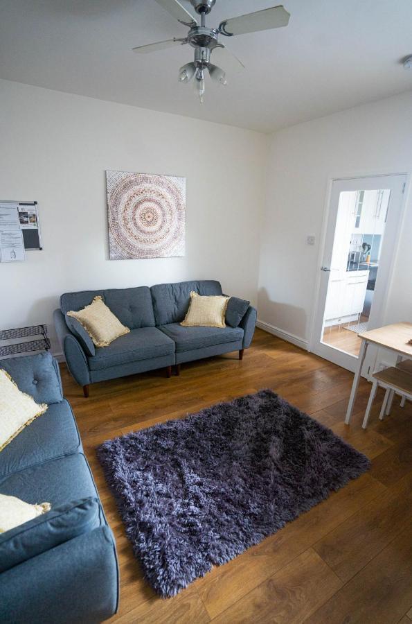 Comfortable House In Nuneaton Sleeps5 Free Parking Good Amenites エクステリア 写真